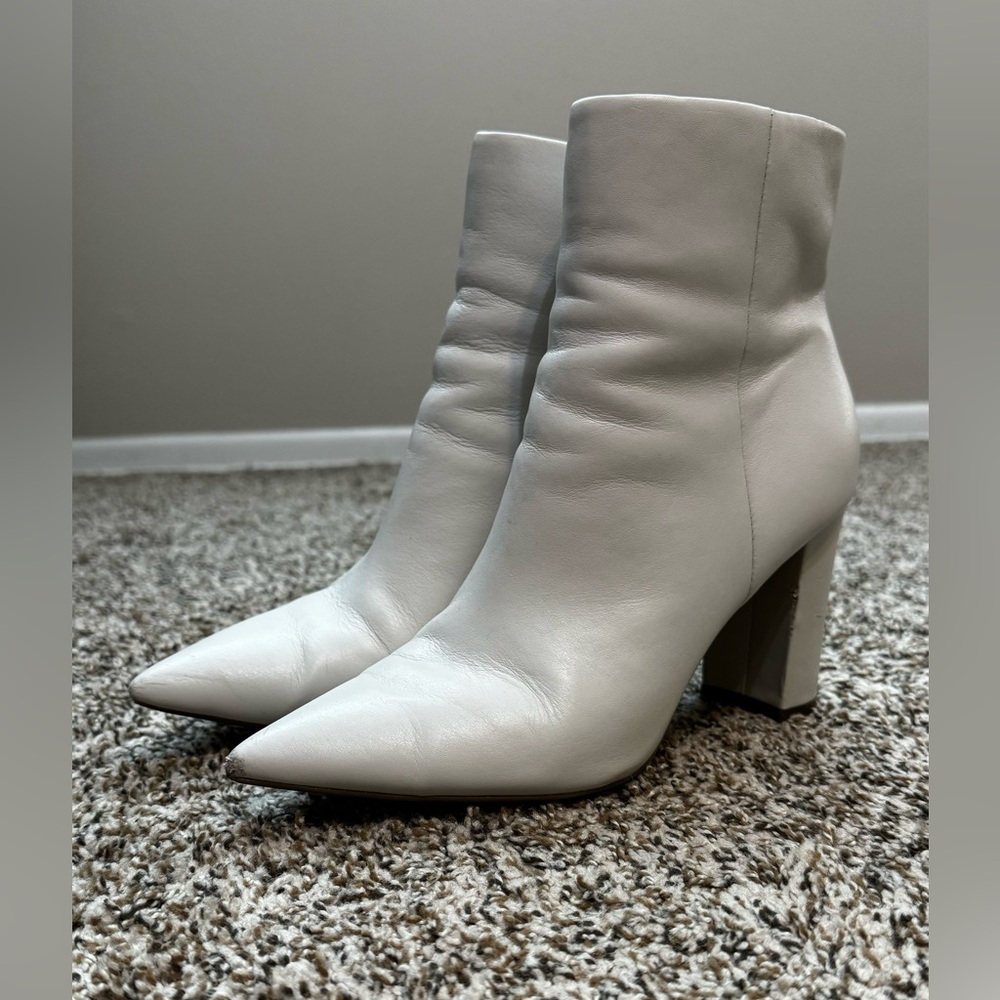 Marc Fisher 8M Booties